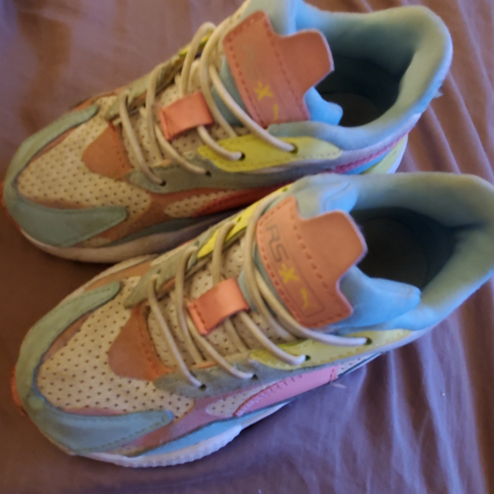 Sneakers